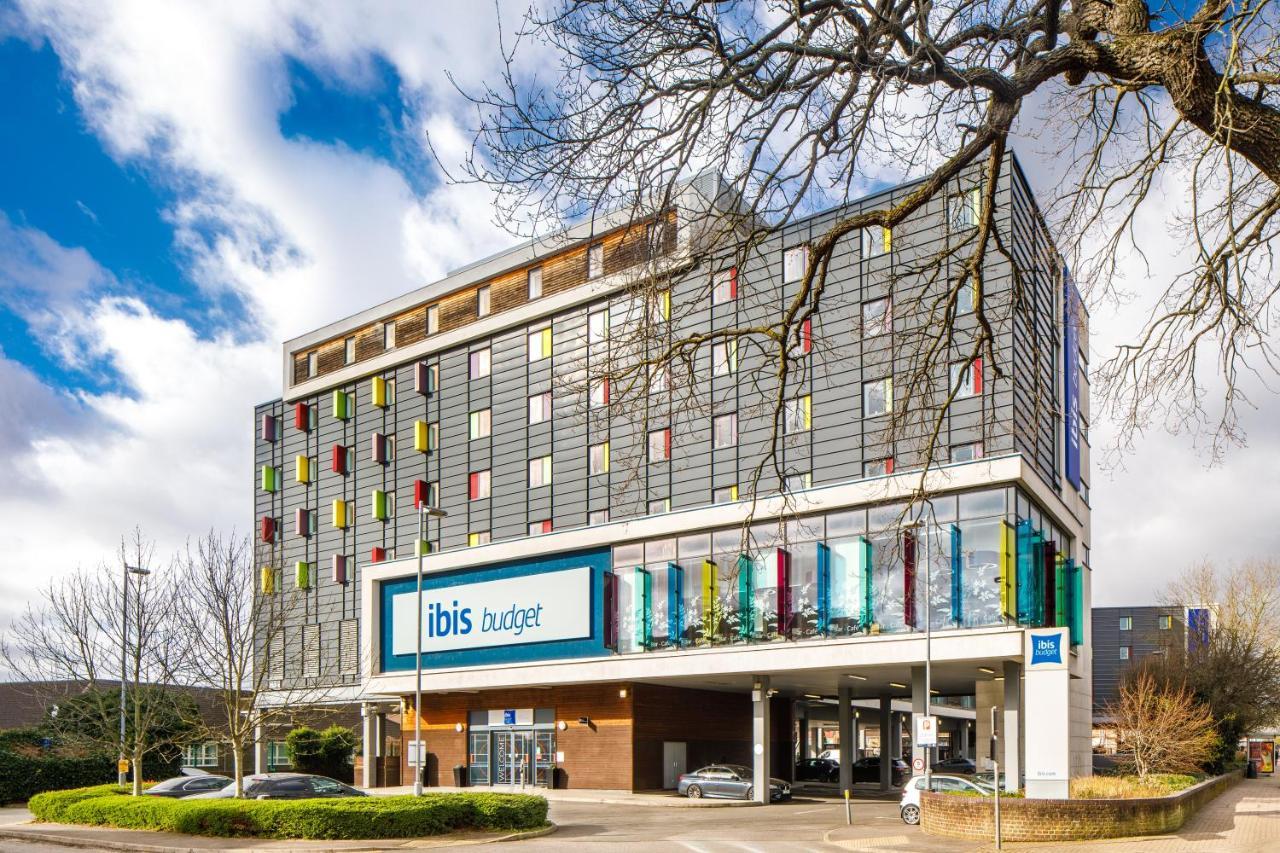 Ibis Budget London Heathrow Central Хаунслоу Экстерьер фото