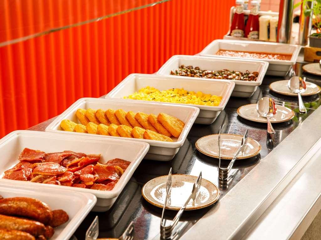 Ibis Budget London Heathrow Central Хаунслоу Экстерьер фото